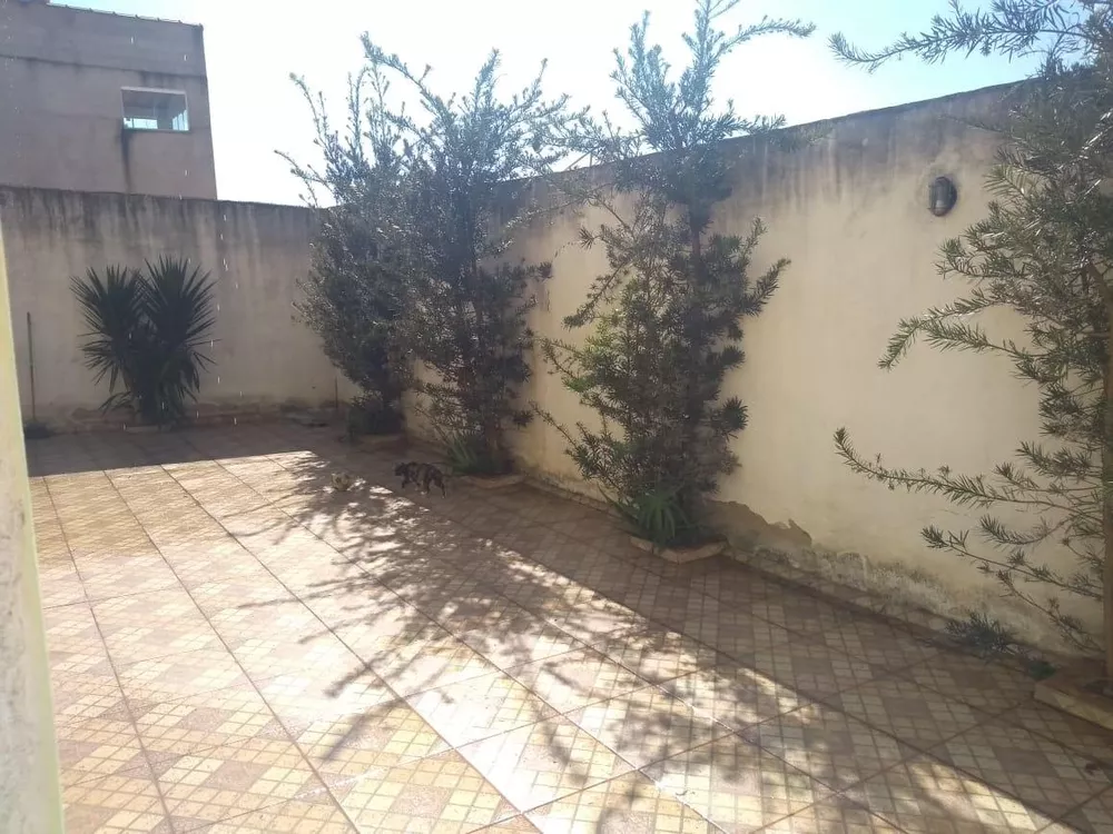 Casa, 4 quartos, 247 m² - Foto 1
