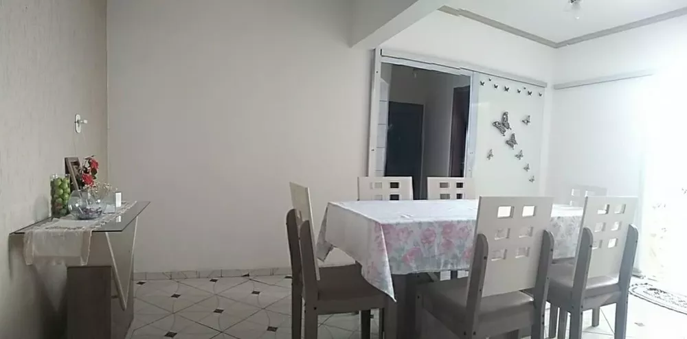 Casa, 4 quartos, 247 m² - Foto 2
