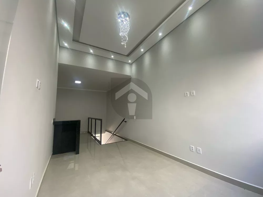 Casa à venda com 4 quartos, 225m² - Foto 3