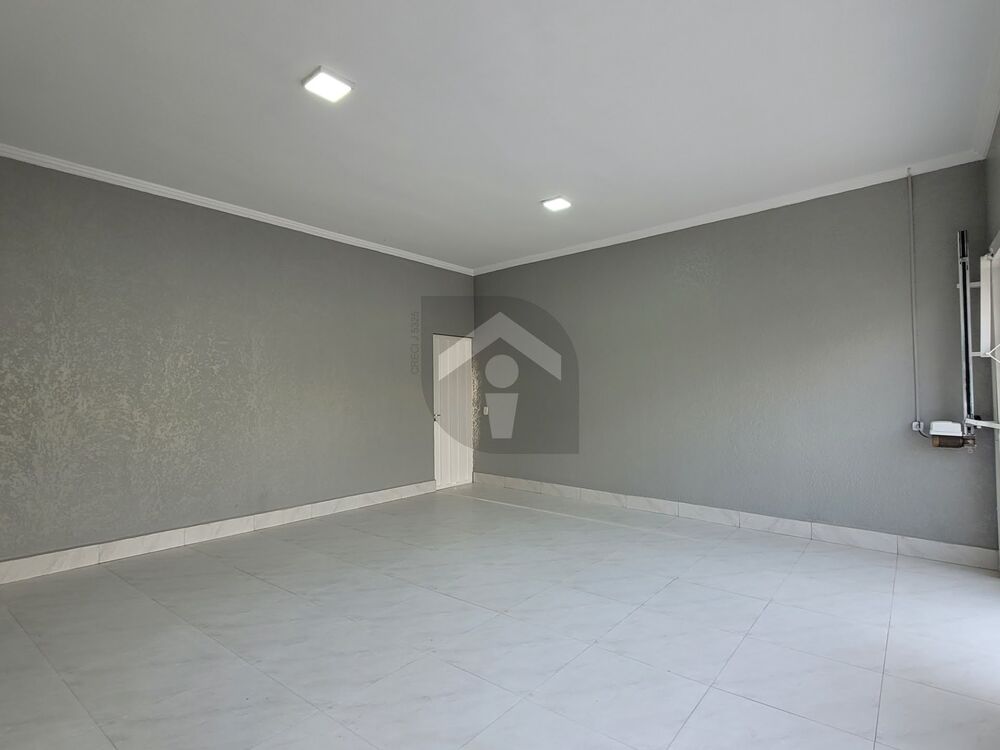 Casa à venda com 3 quartos, 260m² - Foto 2
