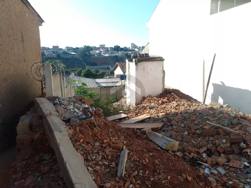 Terreno à venda, 207m² - Foto 2