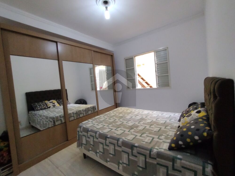 Casa à venda com 3 quartos, 250m² - Foto 3