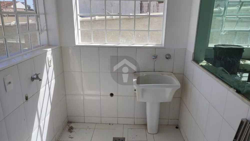 Casa à venda com 3 quartos, 275m² - Foto 4