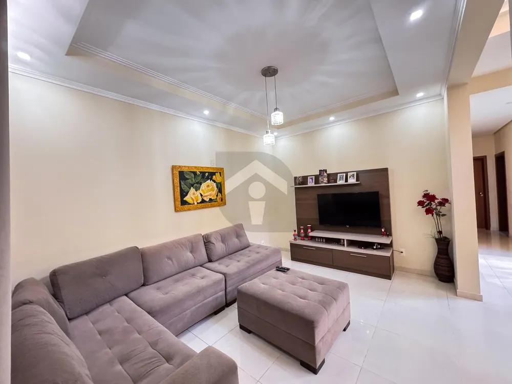 Casa, 4 quartos, 260 m² - Foto 2