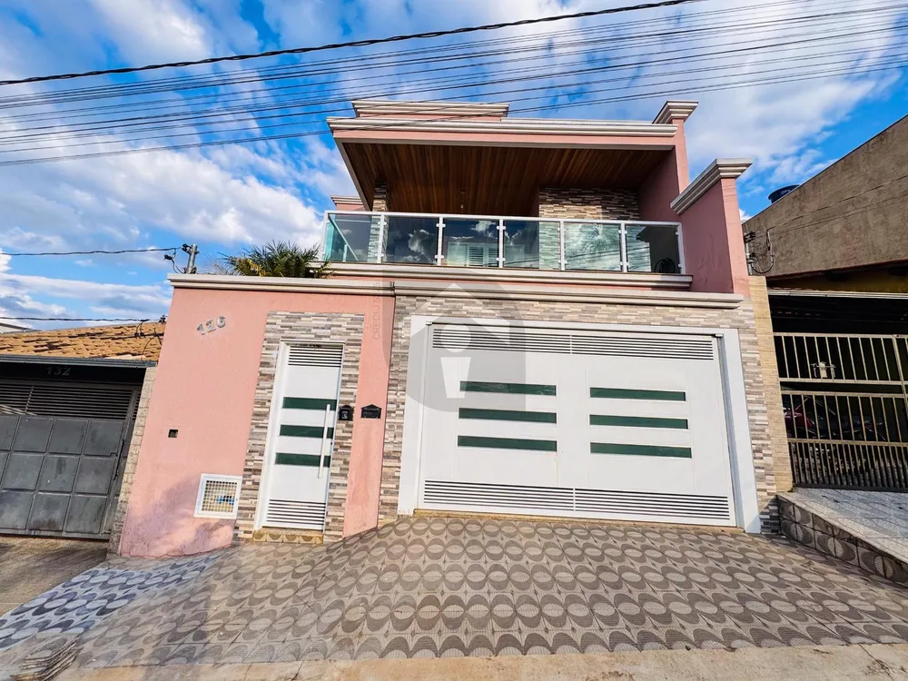 Casa, 4 quartos, 260 m² - Foto 1