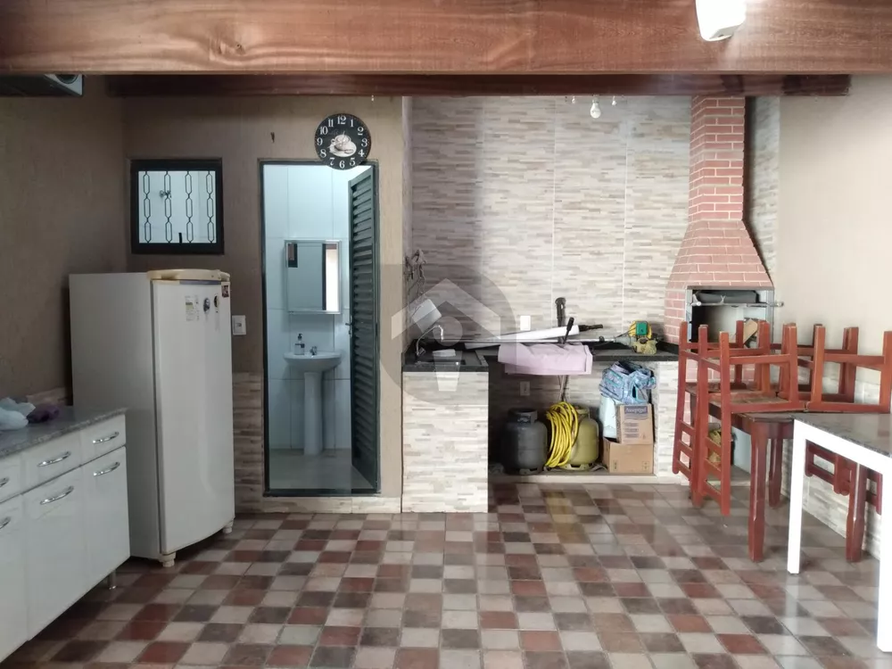 Casa, 2 quartos, 200 m² - Foto 2