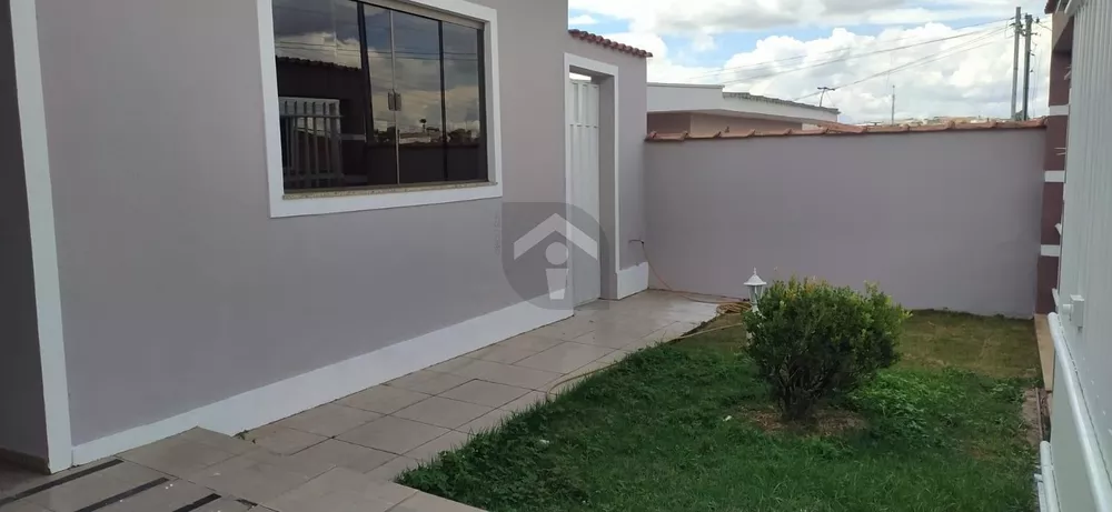 Casa à venda com 3 quartos, 158m² - Foto 1