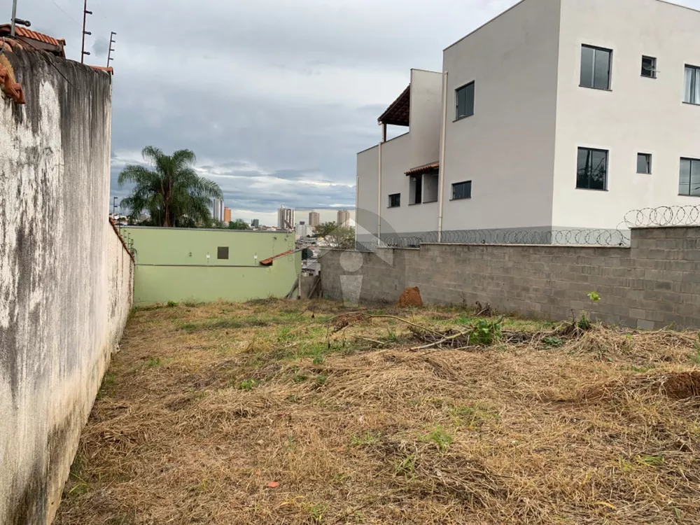 Terreno, 300 m² - Foto 2