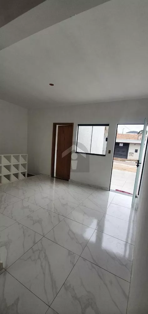 Casa à venda com 2 quartos, 70m² - Foto 6