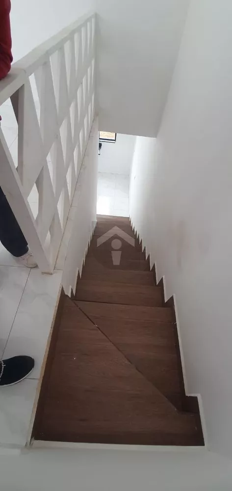 Casa à venda com 2 quartos, 70m² - Foto 12