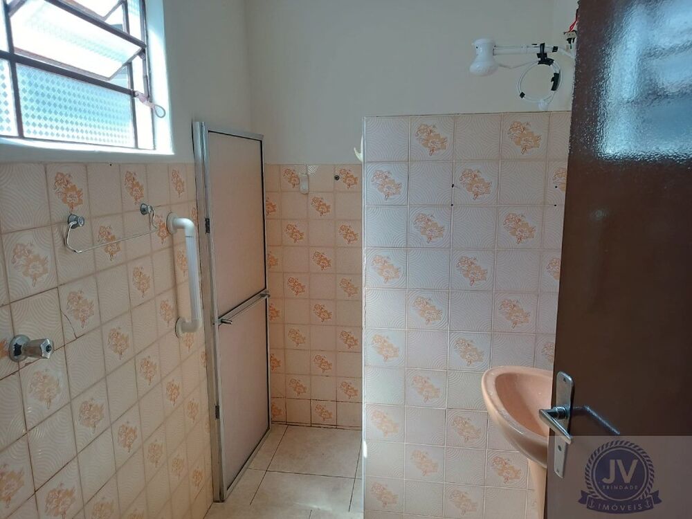 Casa à venda com 2 quartos, 116m² - Foto 2