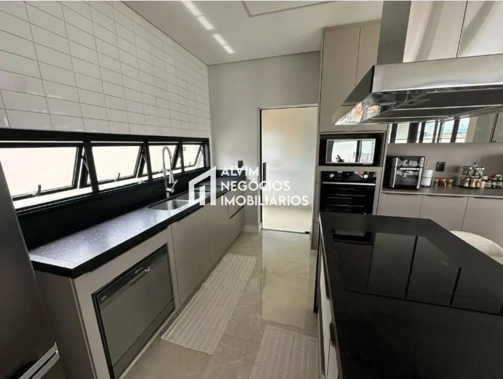Sobrado, 3 quartos, 283 m² - Foto 2