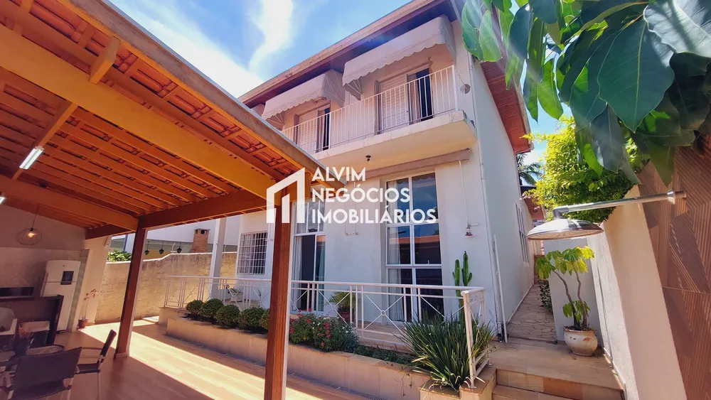 Sobrado, 3 quartos, 262 m² - Foto 2