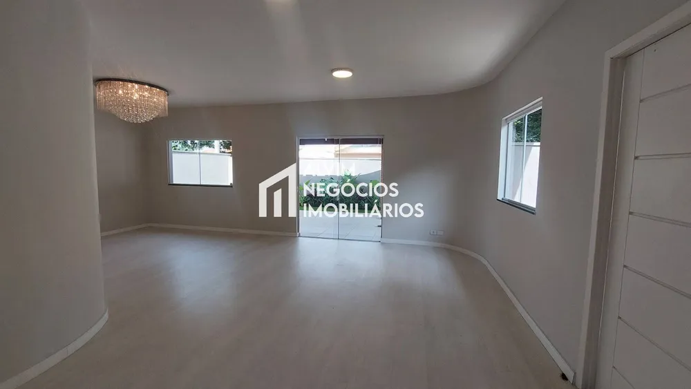 Casa, 3 quartos, 225 m² - Foto 1