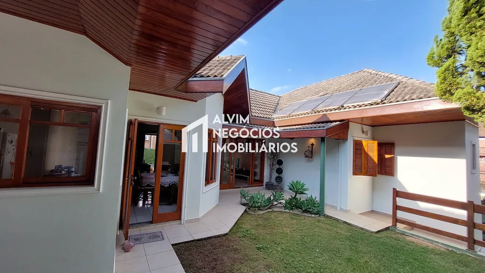 Sobrado, 3 quartos, 240 m² - Foto 1