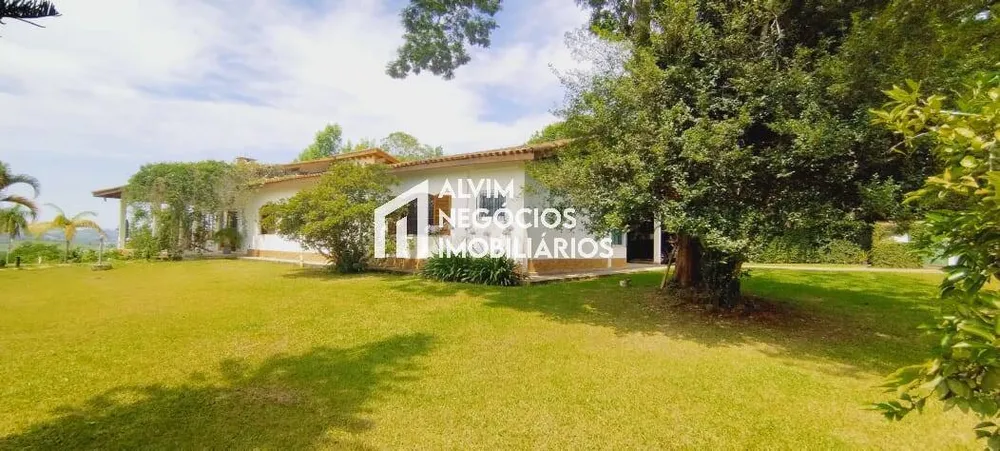 Chácara, 4 quartos, 3160 m² - Foto 1