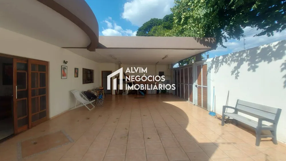 Casa, 4 quartos, 240 m² - Foto 8