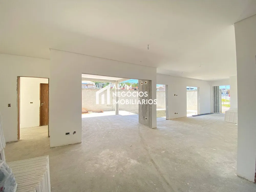 Sobrado, 4 quartos, 310 m² - Foto 1