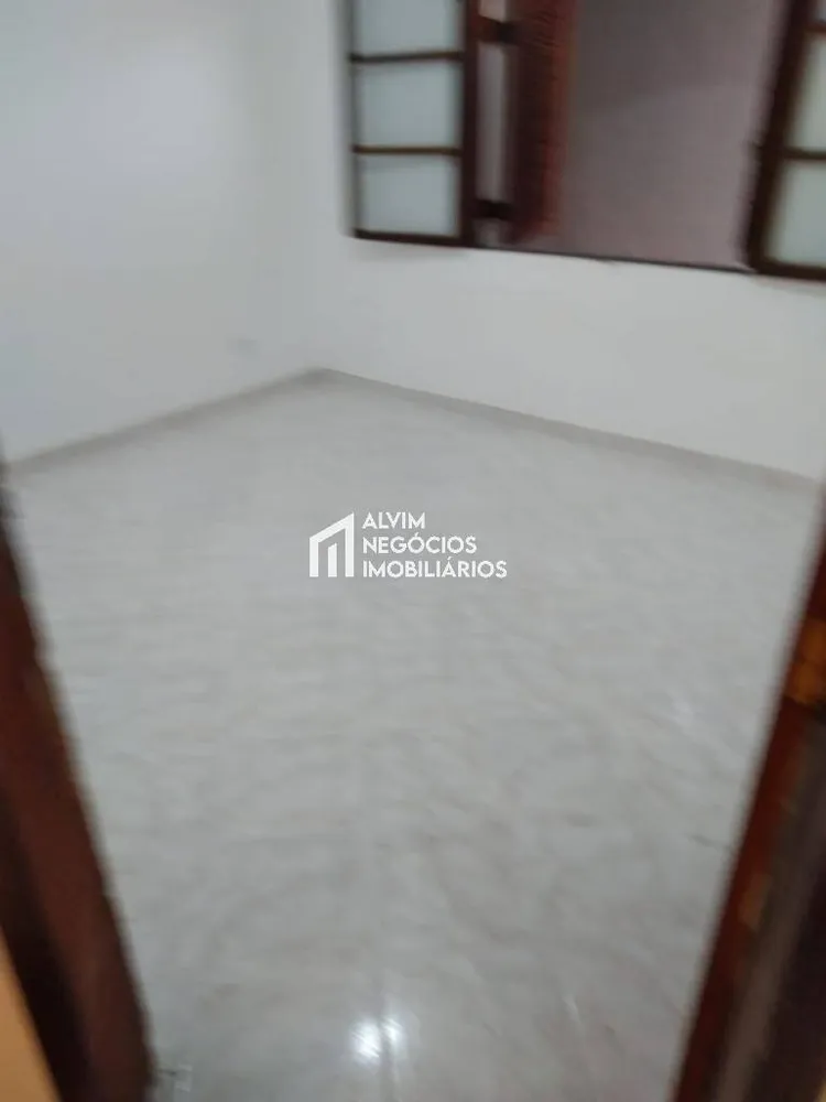 Casa, 4 quartos, 241 m² - Foto 3
