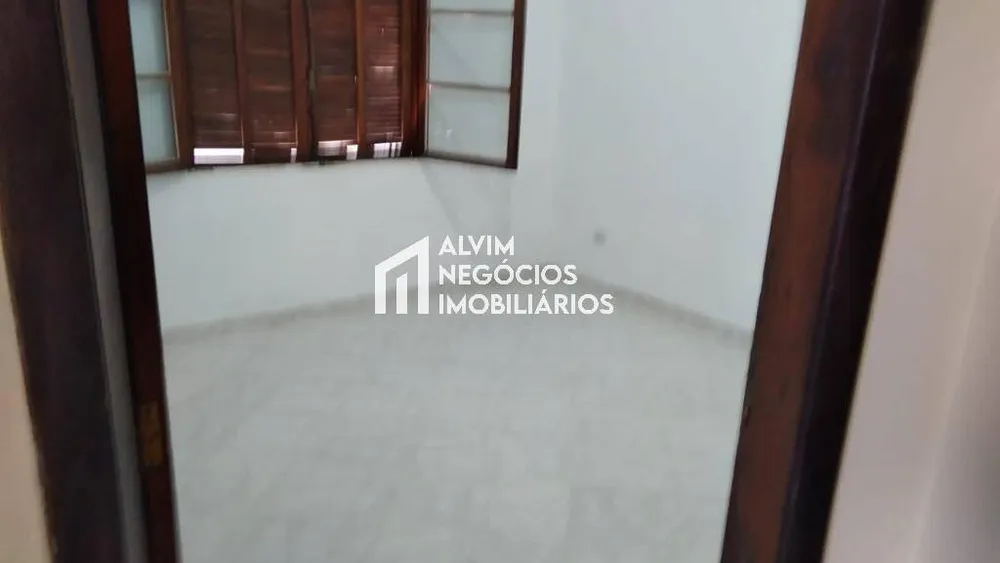 Casa, 4 quartos, 241 m² - Foto 1