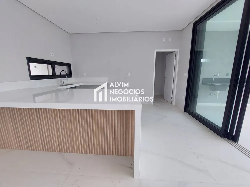 Sobrado, 4 quartos, 354 m² - Foto 2
