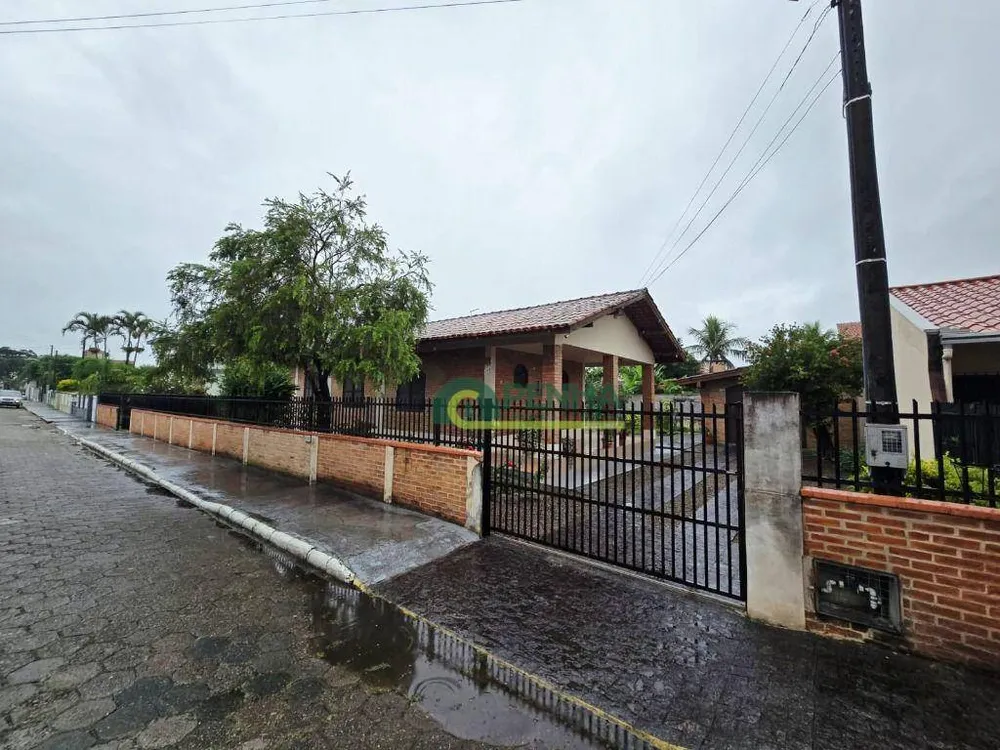 Casa, 3 quartos, 201 m² - Foto 1