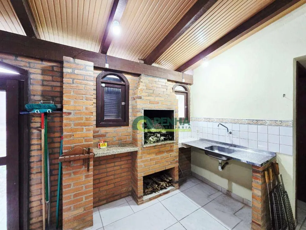 Casa, 3 quartos, 201 m² - Foto 1