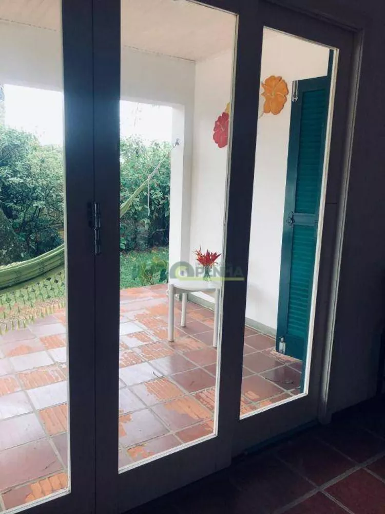 Casa, 6 quartos, 226 m² - Foto 1