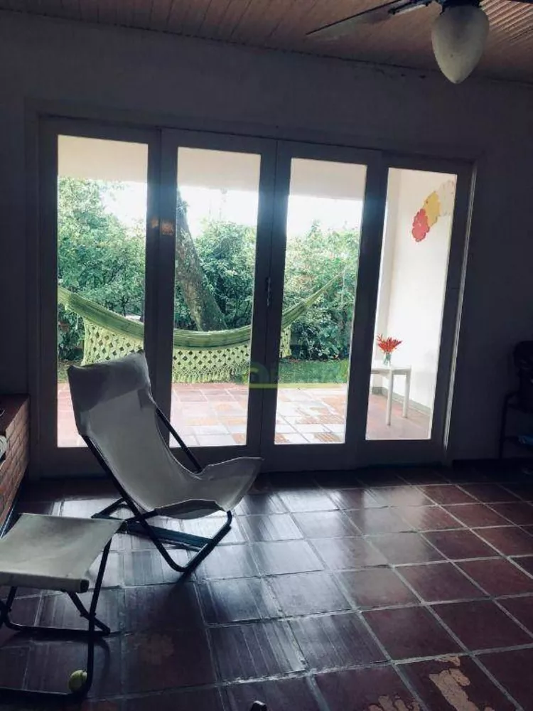 Casa, 6 quartos, 226 m² - Foto 2