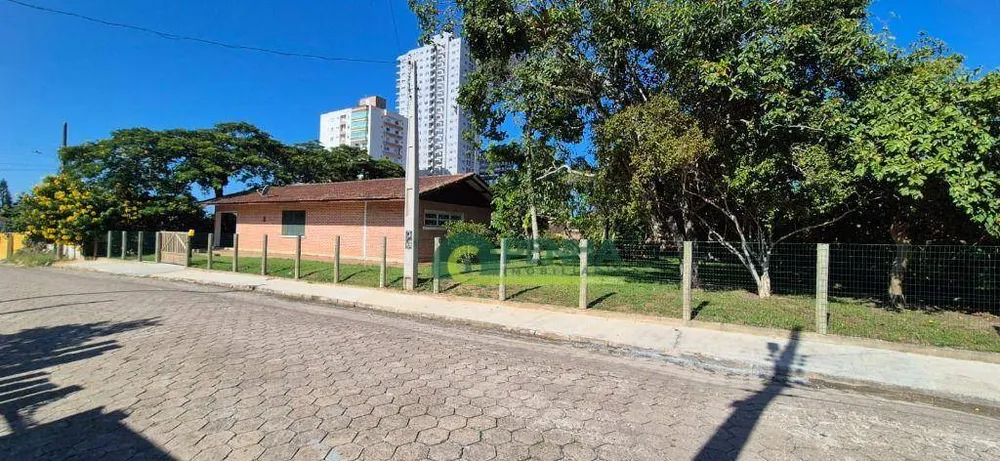 Casa, 6 quartos, 226 m² - Foto 6