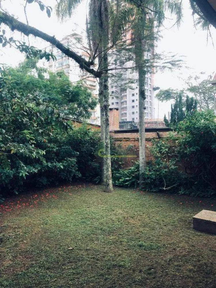 Casa, 6 quartos, 226 m² - Foto 11
