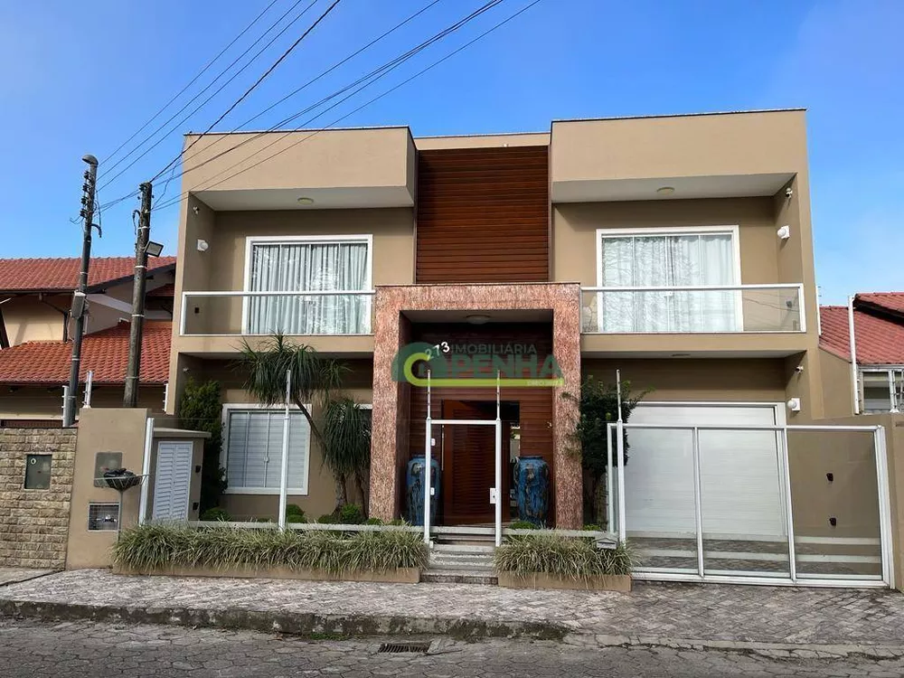 Sobrado à venda com 3 quartos, 240m² - Foto 1