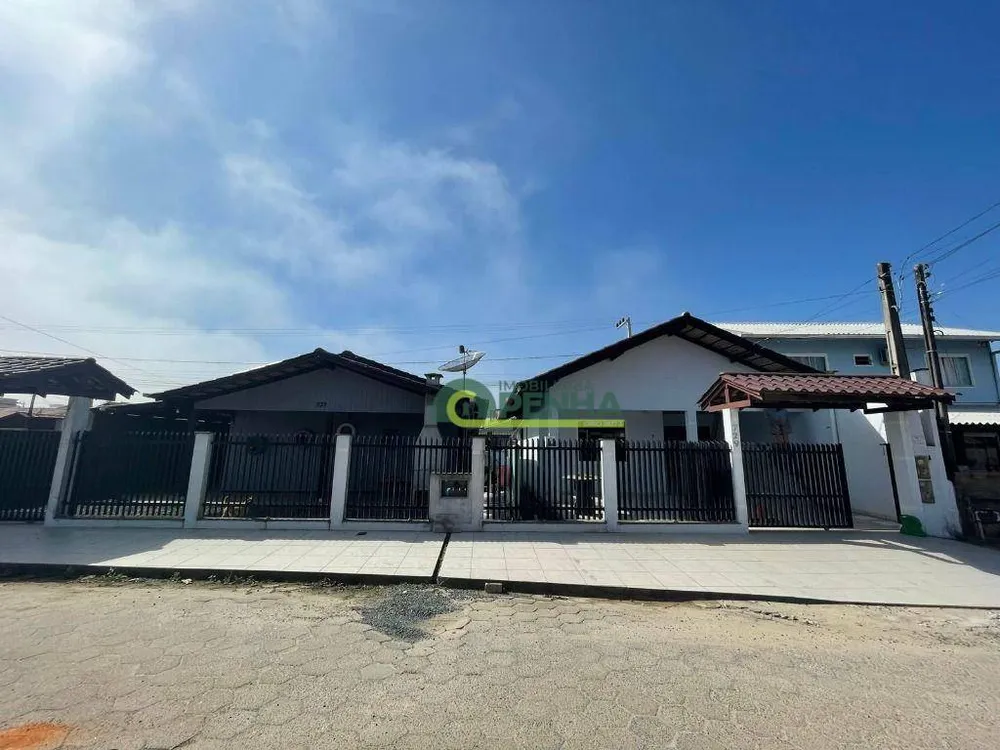 Casa, 5 quartos, 164 m² - Foto 1