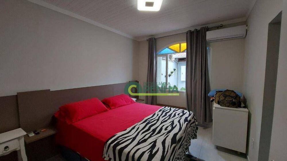 Casa à venda com 2 quartos, 200m² - Foto 9