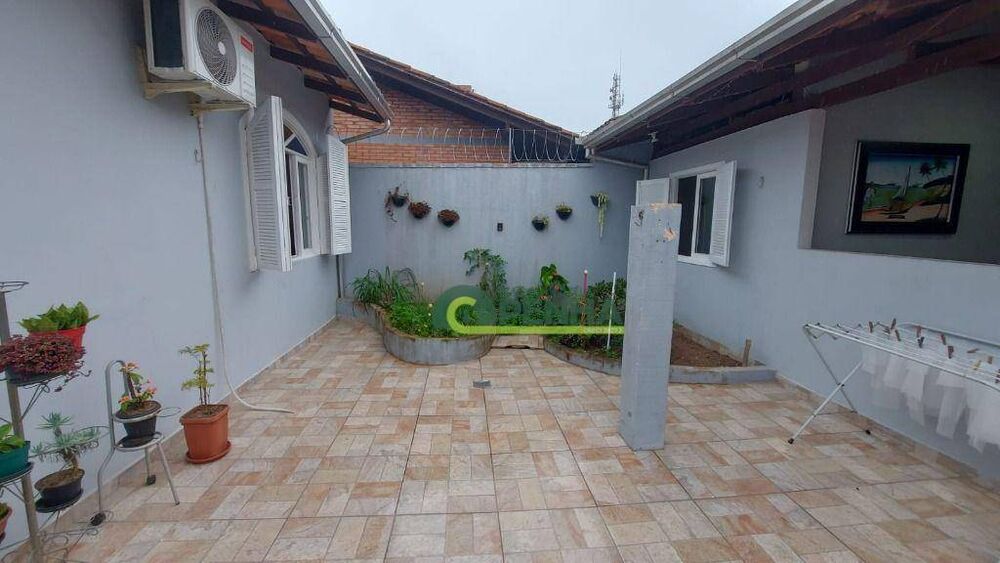 Casa à venda com 2 quartos, 200m² - Foto 17