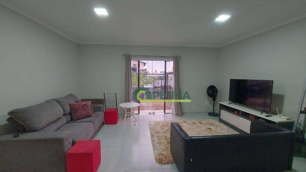 Casa à venda com 2 quartos, 200m² - Foto 4