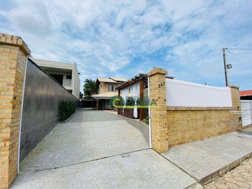 Casa, 4 quartos, 256 m² - Foto 1