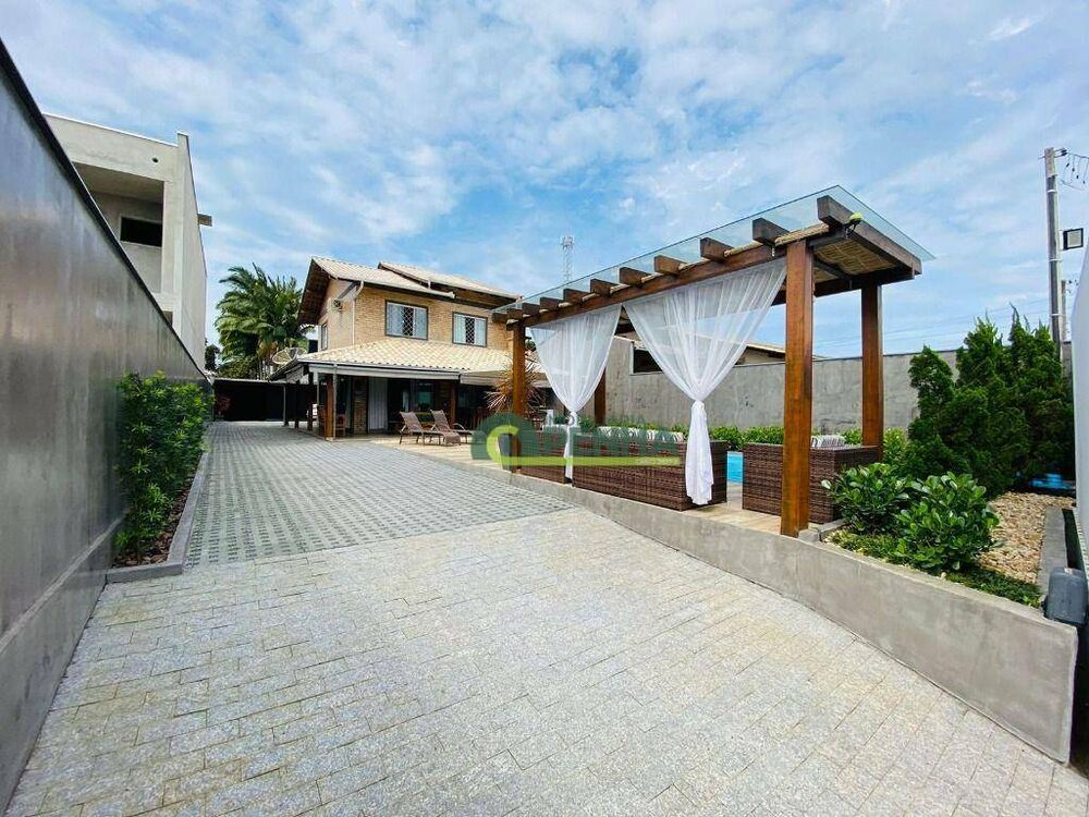 Casa, 4 quartos, 256 m² - Foto 2