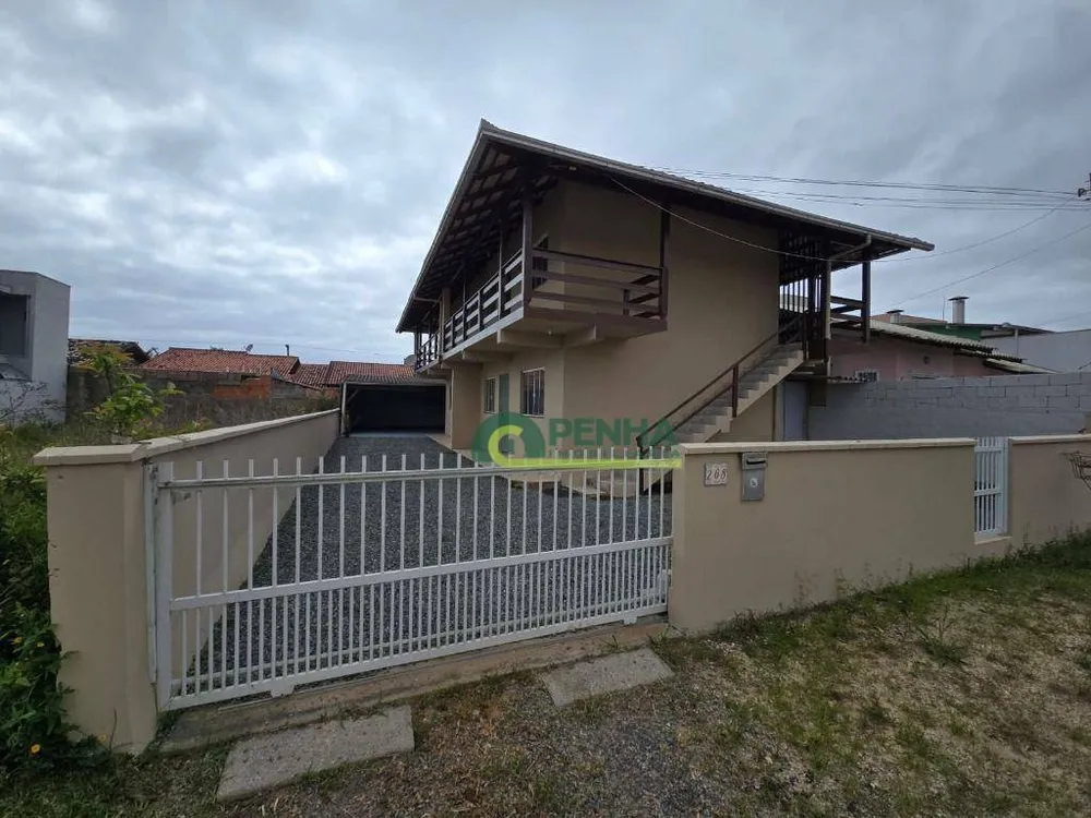 Casa, 5 quartos, 235 m² - Foto 1