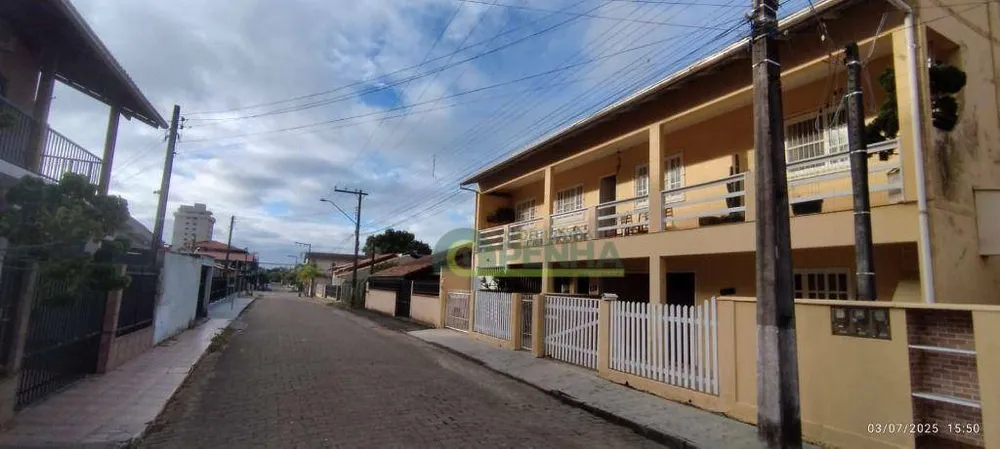 Sobrado, 5 quartos, 304 m² - Foto 1