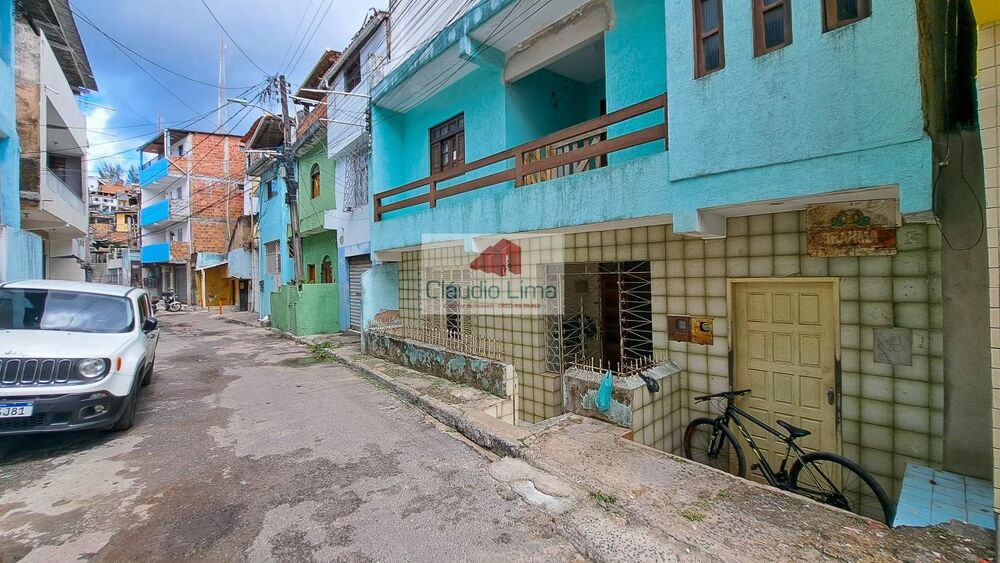 Casa à venda com 4 quartos, 142m² - Foto 1