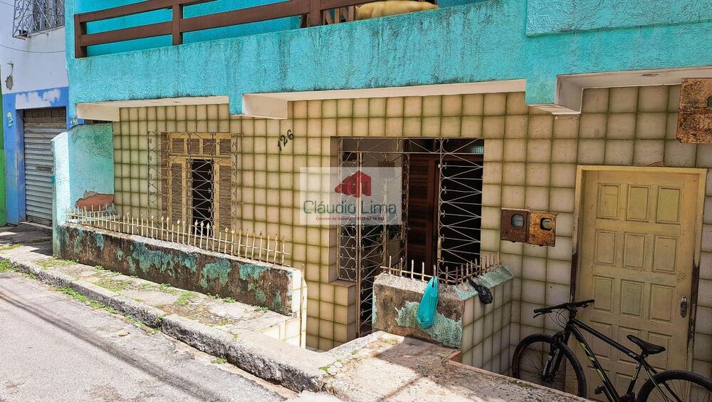 Casa à venda com 4 quartos, 142m² - Foto 2