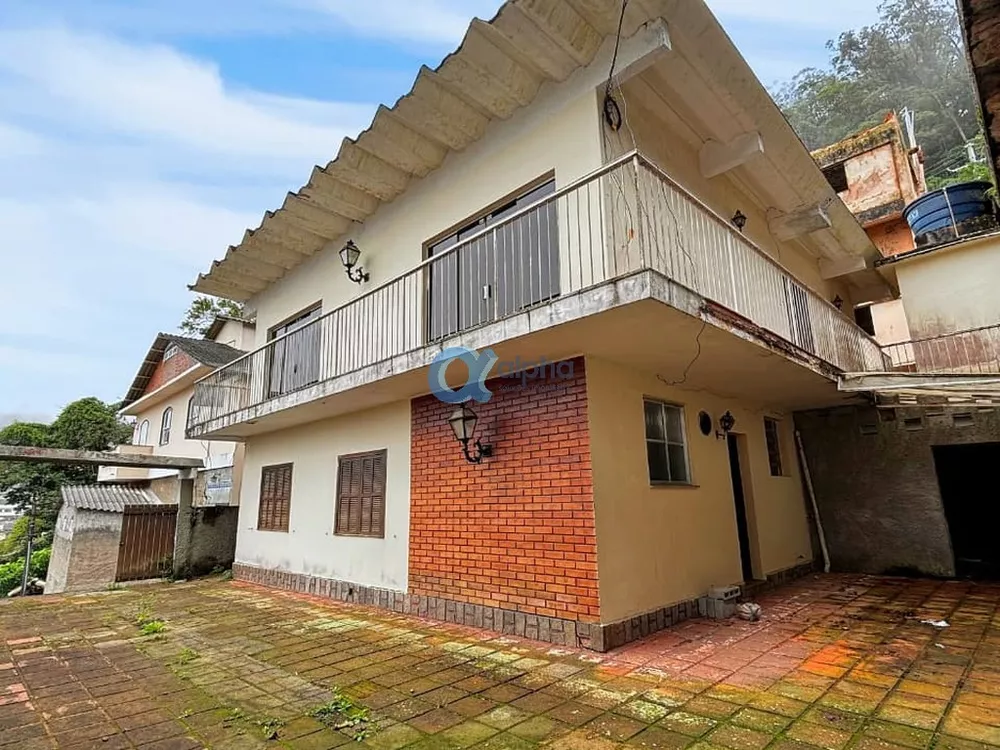 Casa, 4 quartos, 220 m² - Foto 1