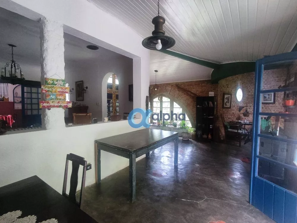 Casa, 6 quartos, 237 m² - Foto 9