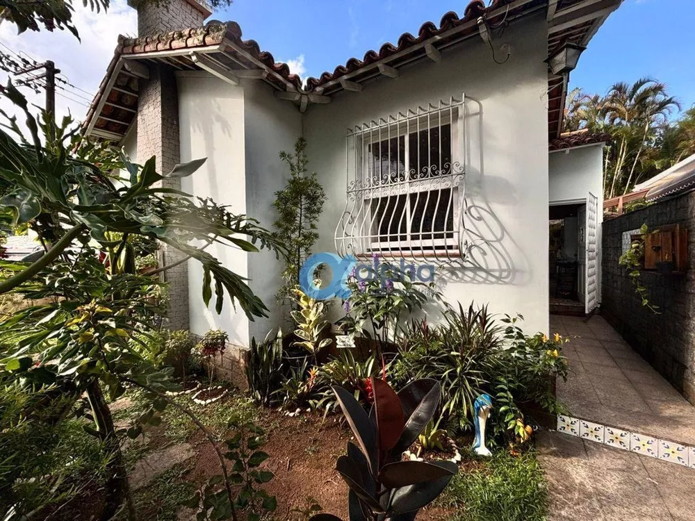 Casa, 4 quartos, 292 m² - Foto 1