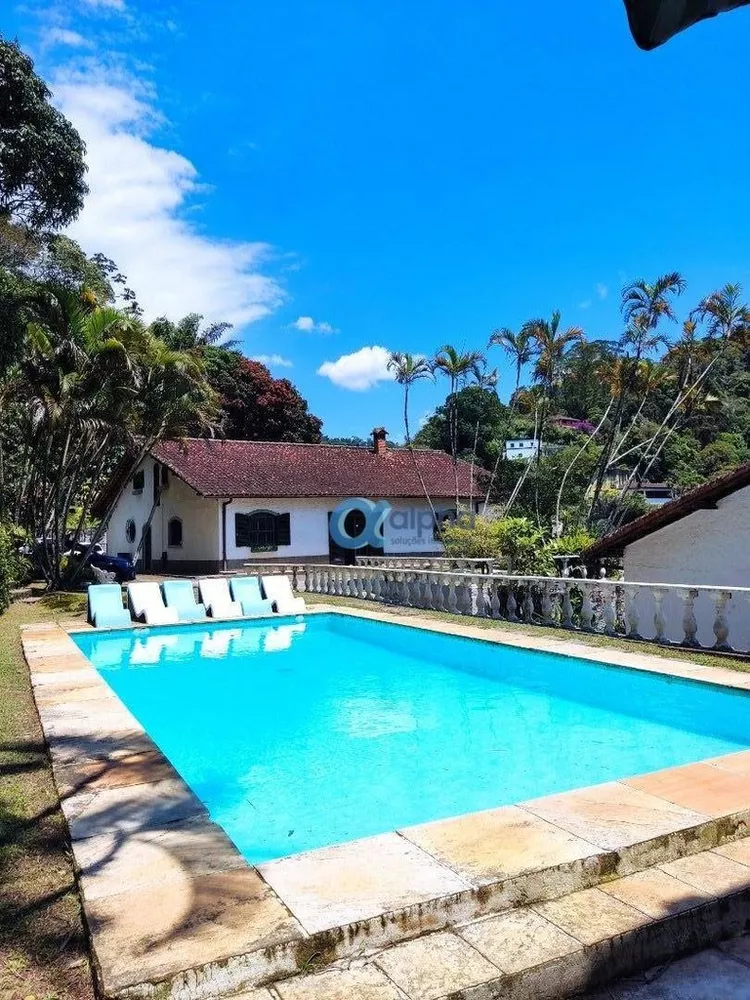 Casa, 5 quartos, 315 m² - Foto 1