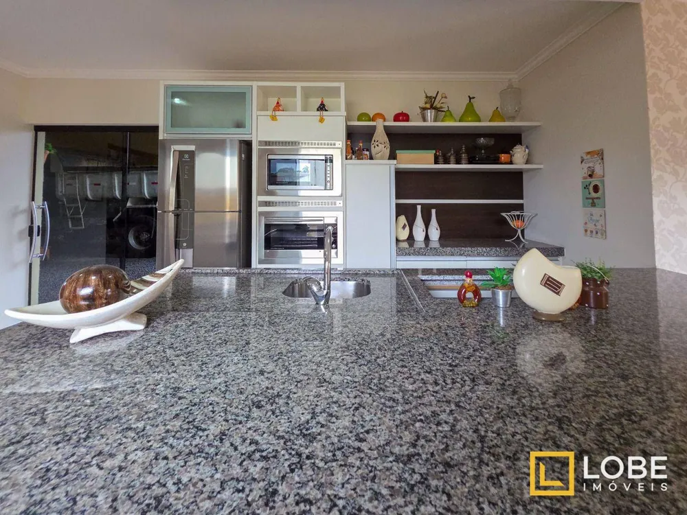 Casa, 3 quartos, 240 m² - Foto 4