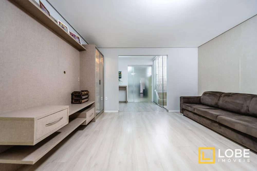Casa, 4 quartos, 280 m² - Foto 1