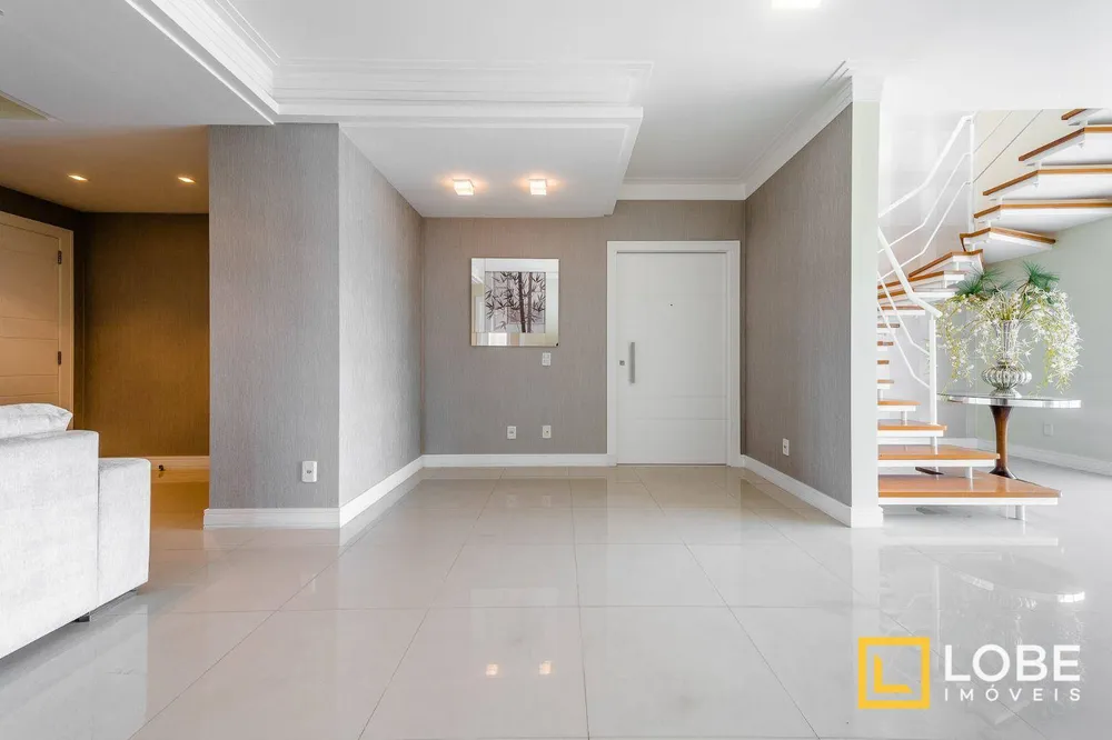 Cobertura, 3 quartos, 331 m² - Foto 1