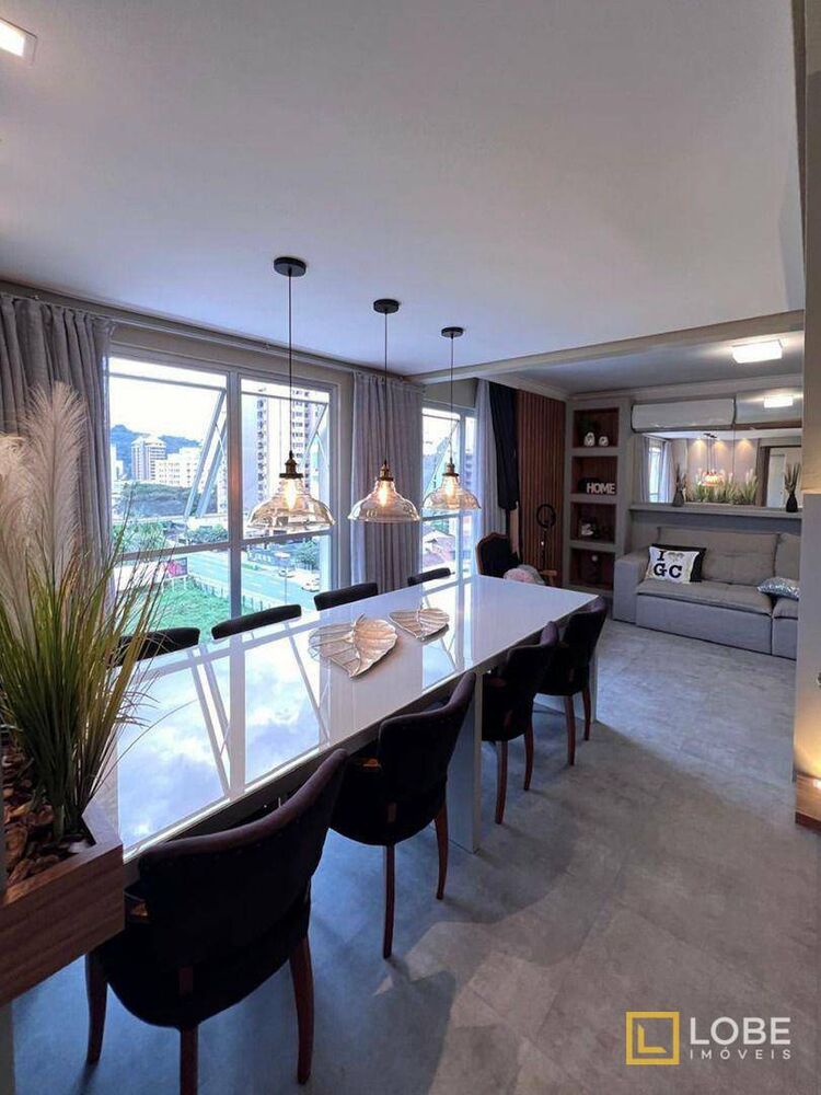 Apartamento à venda com 3 quartos, 140m² - Foto 2